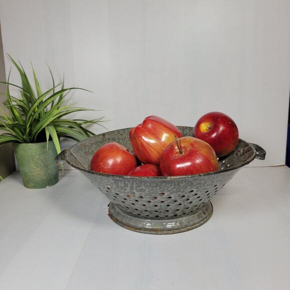 Vintage Gray Graniteware Colander Strainer Round & Handles Antique Kitchenware - Picture 1 of 6